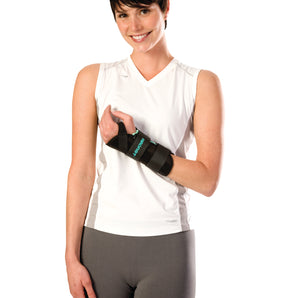 Wrist Brace with Thumb Spica AirCast® A2™ Aluminum / Foam / Nylon Right Hand Black Small